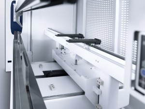 TruBend_3100_B26_backauge_673x505px