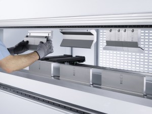 TruBend_3100_B26_tool_clamping_673x505px